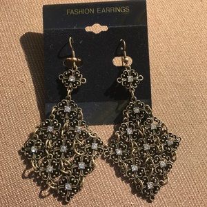 NEW* Necklace and earring set